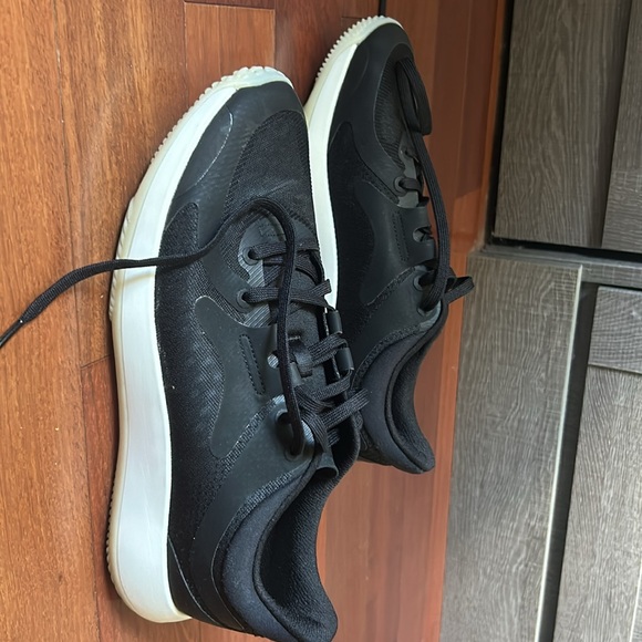 Brand New - Size 9.5 Lululemon Strongfeel Trainers Black - Picture 2 of 5